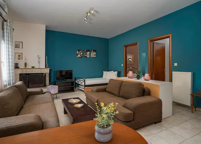 With Private Parking And Heating Near Olympus Trails